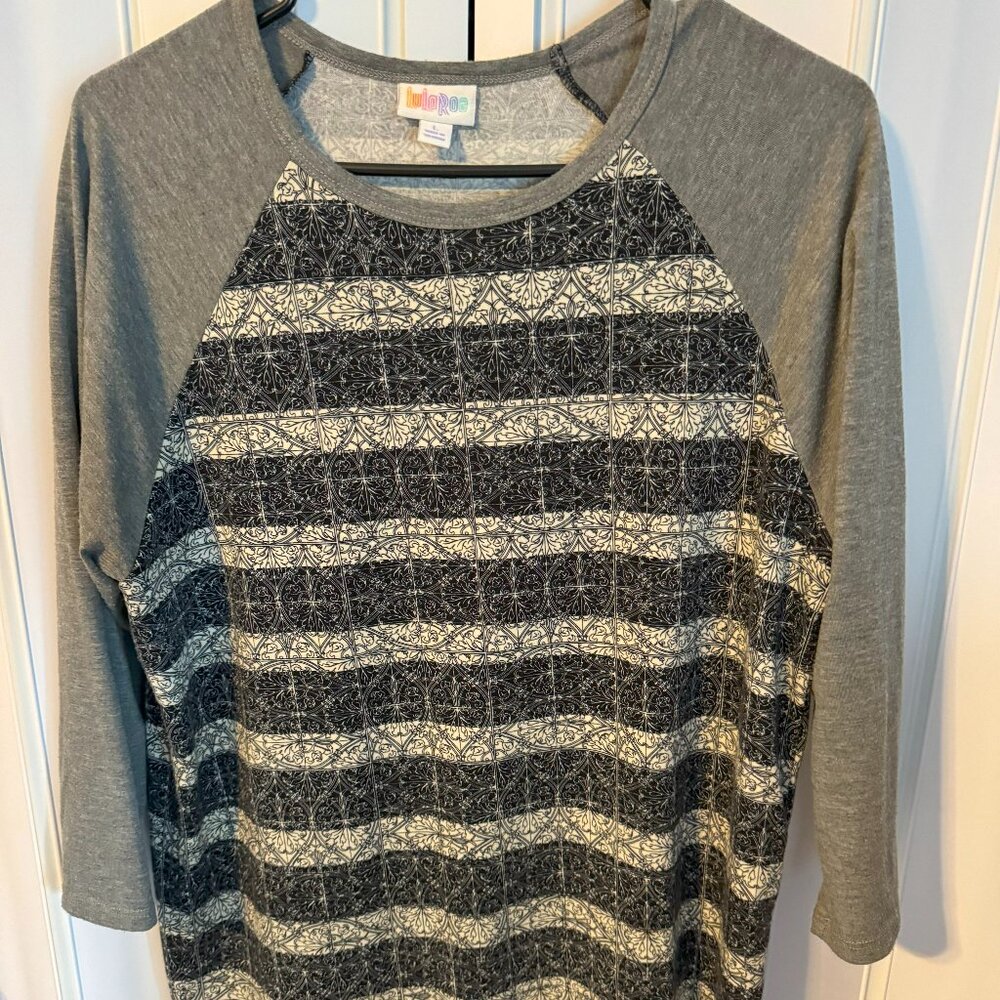 LulaRoe Randy baseball shirt (L)
